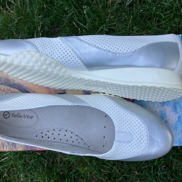 Bella Vita flats white 9.5 N - Picture 1 of 2
